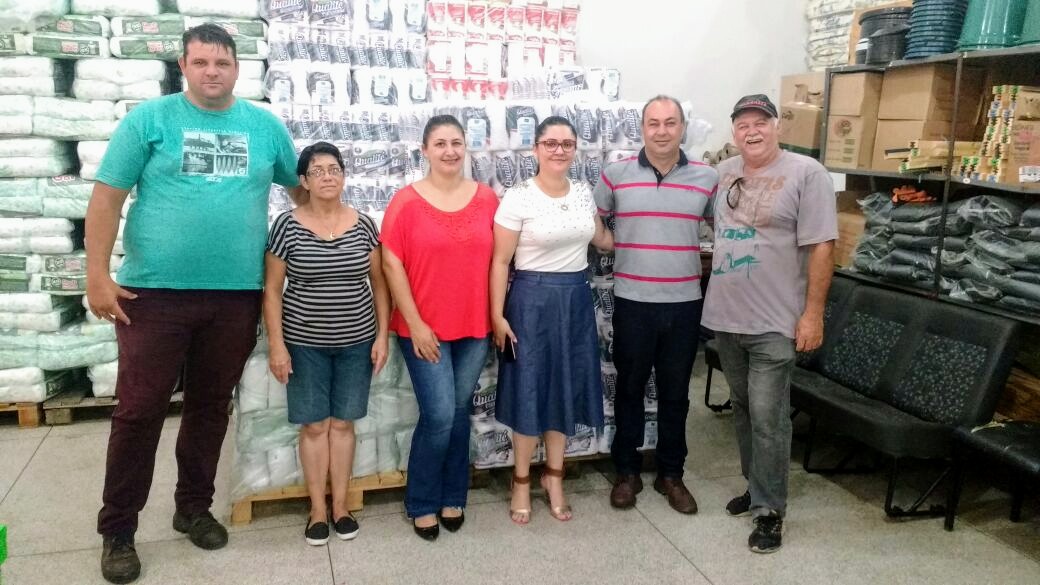 Secretaria da Educação de Itararé (SP) realiza visita técnica ao Departamento de Suprimento Escolar