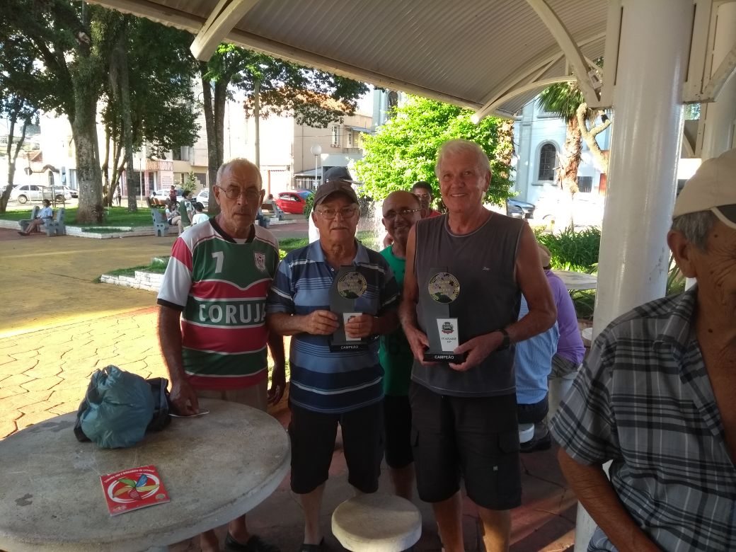 Jogos de Verão tem dupla campeã no Truco em Itararé (SP)