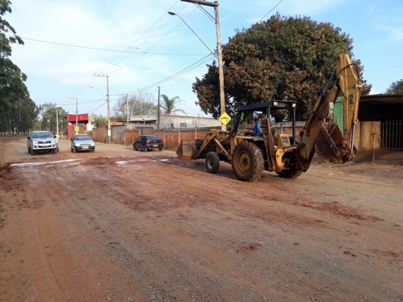 Prefeitura de Itararé (SP) implanta lombadas no Bairro Tonico Adolfo
