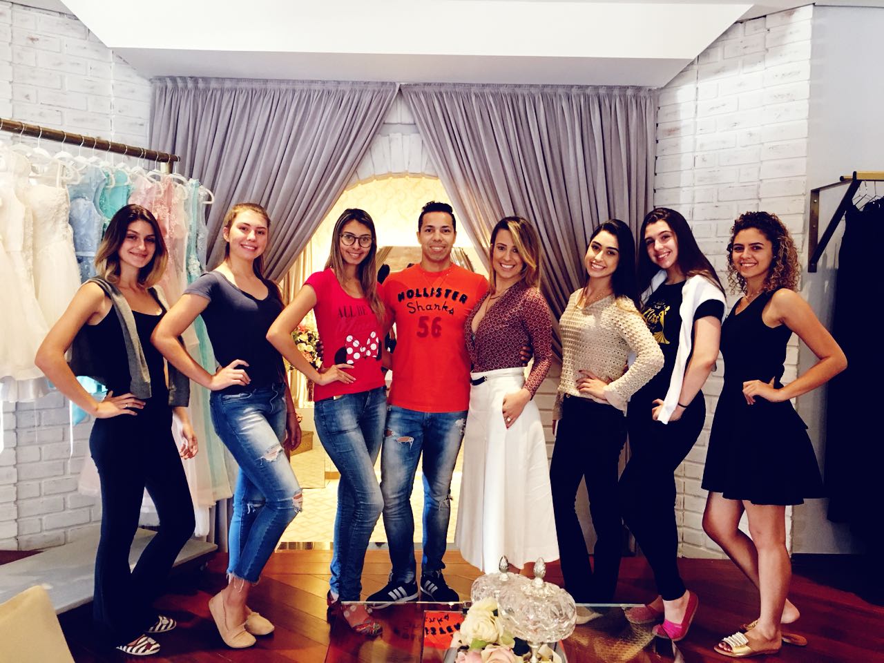 Candidatas a Miss Itararé (SP) Be Emotion 2018 realizam prova de roupas