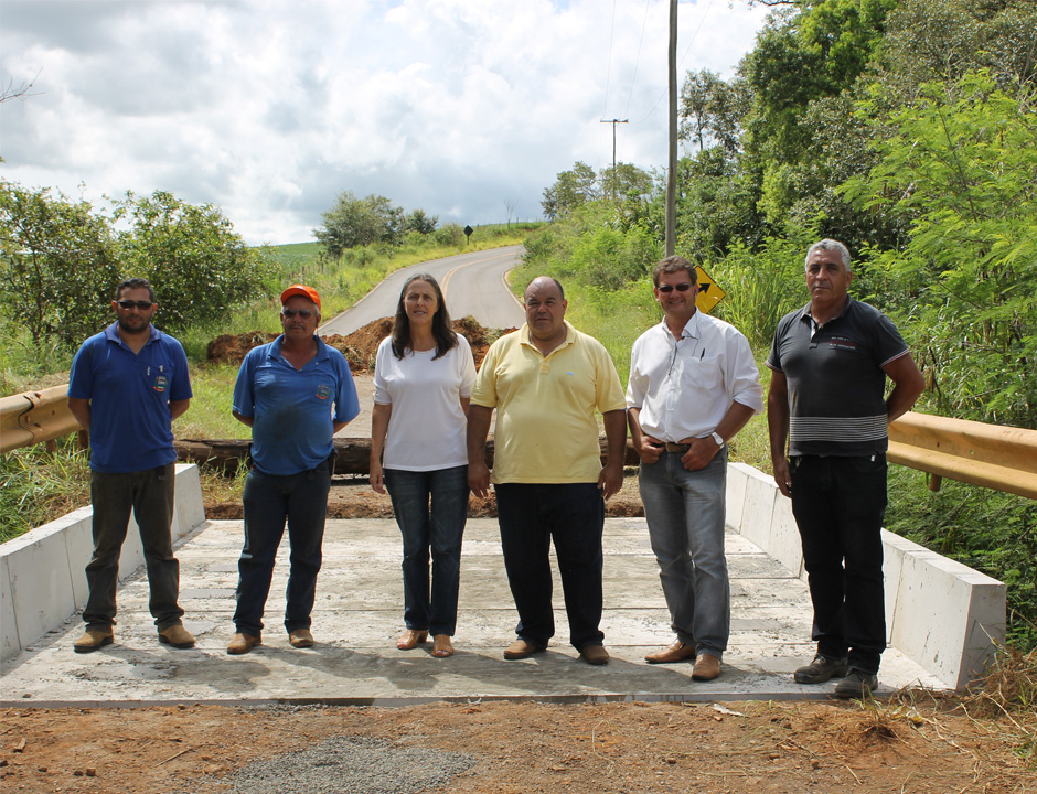 Santa Cruz recebe ponte metálica