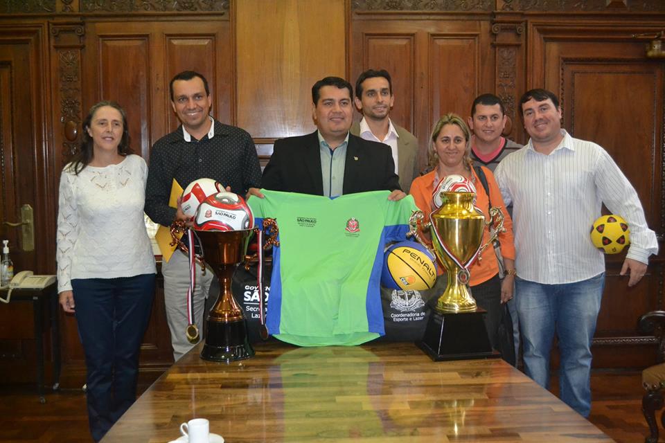 Itararé recebe kits esportivos