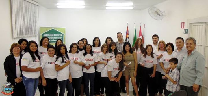 Curso de qualificação profissional Costureiro de Máquina Reta e Overloque forma mais uma turma em Itararé