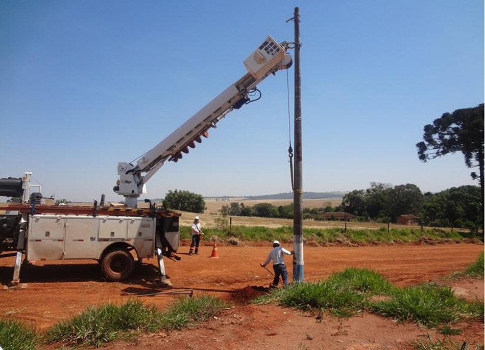 Rede elétrica do Conjunto Habitacional Itararé E é recolocada