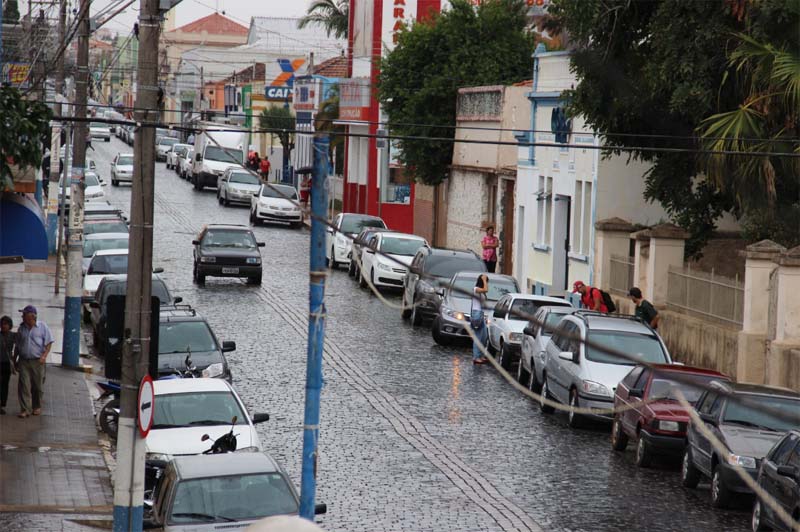 Demutran muda direção da rua XV de novembro