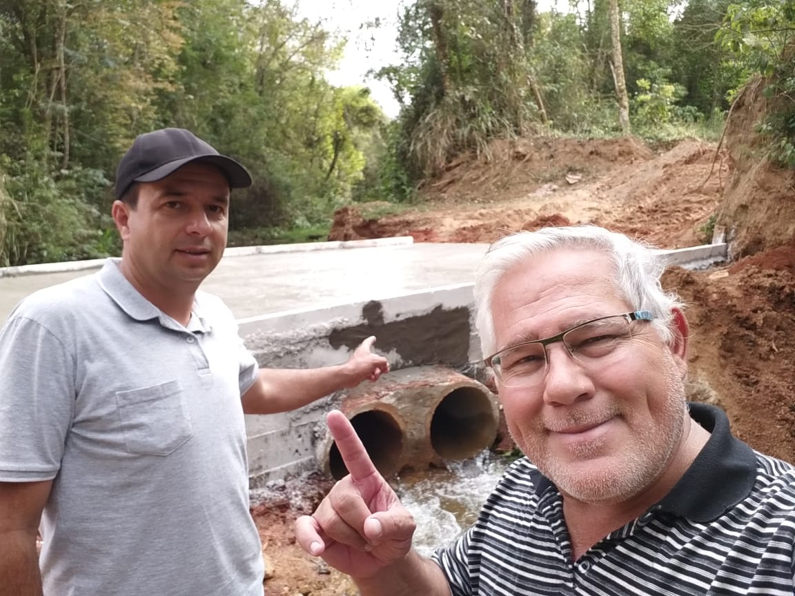 Prefeitura de Itararé (SP) constrói ponte no bairro Fazenda Canaã