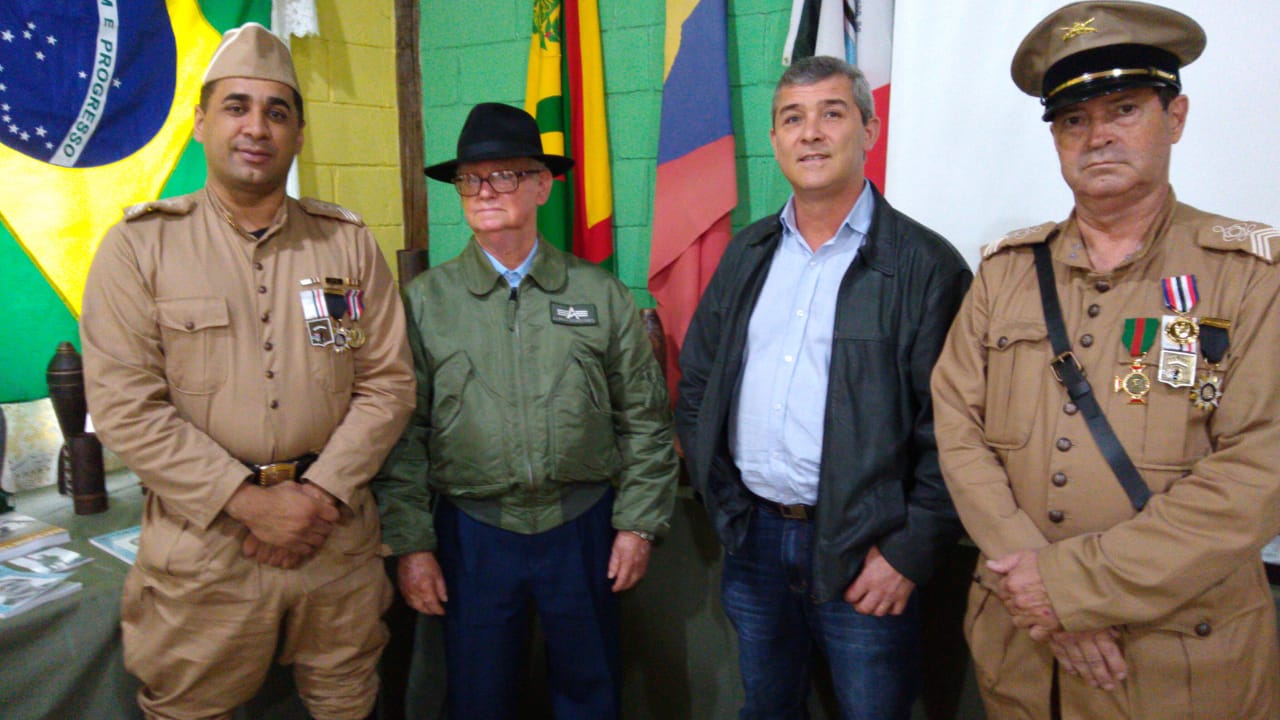 Prefeitura de Itararé (SP) participa da I Semana de 32 de Apiaí (SP)
