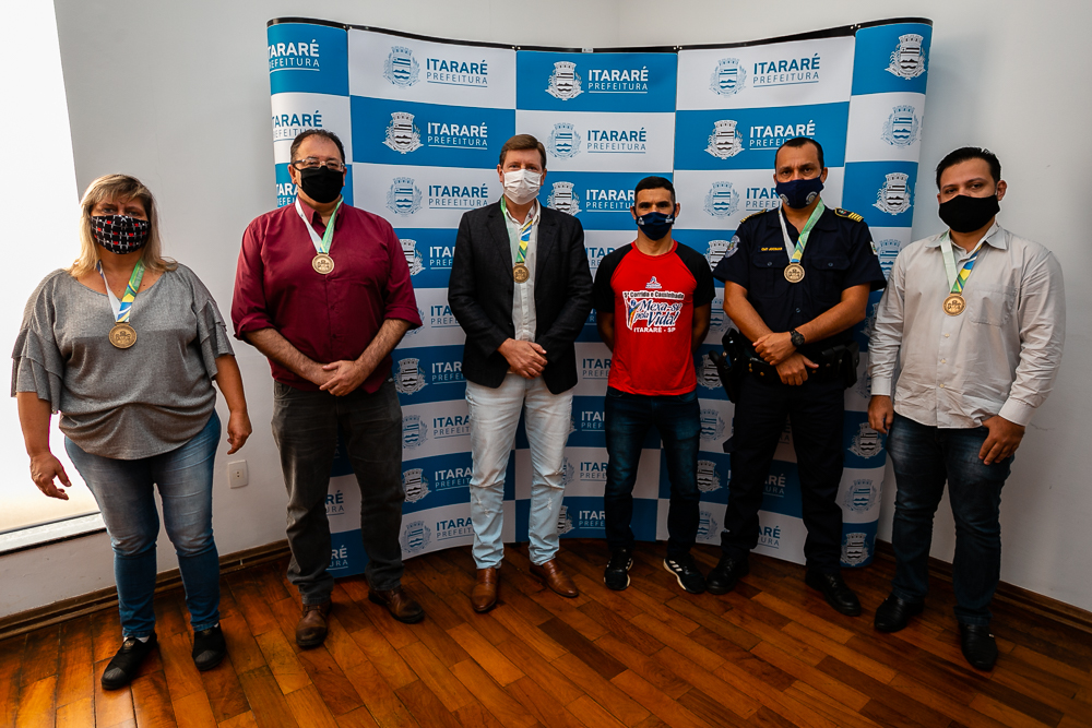 Prefeitura de Itararé (SP) recebe homenagem do grupo de corrida Mexa-se pela vida