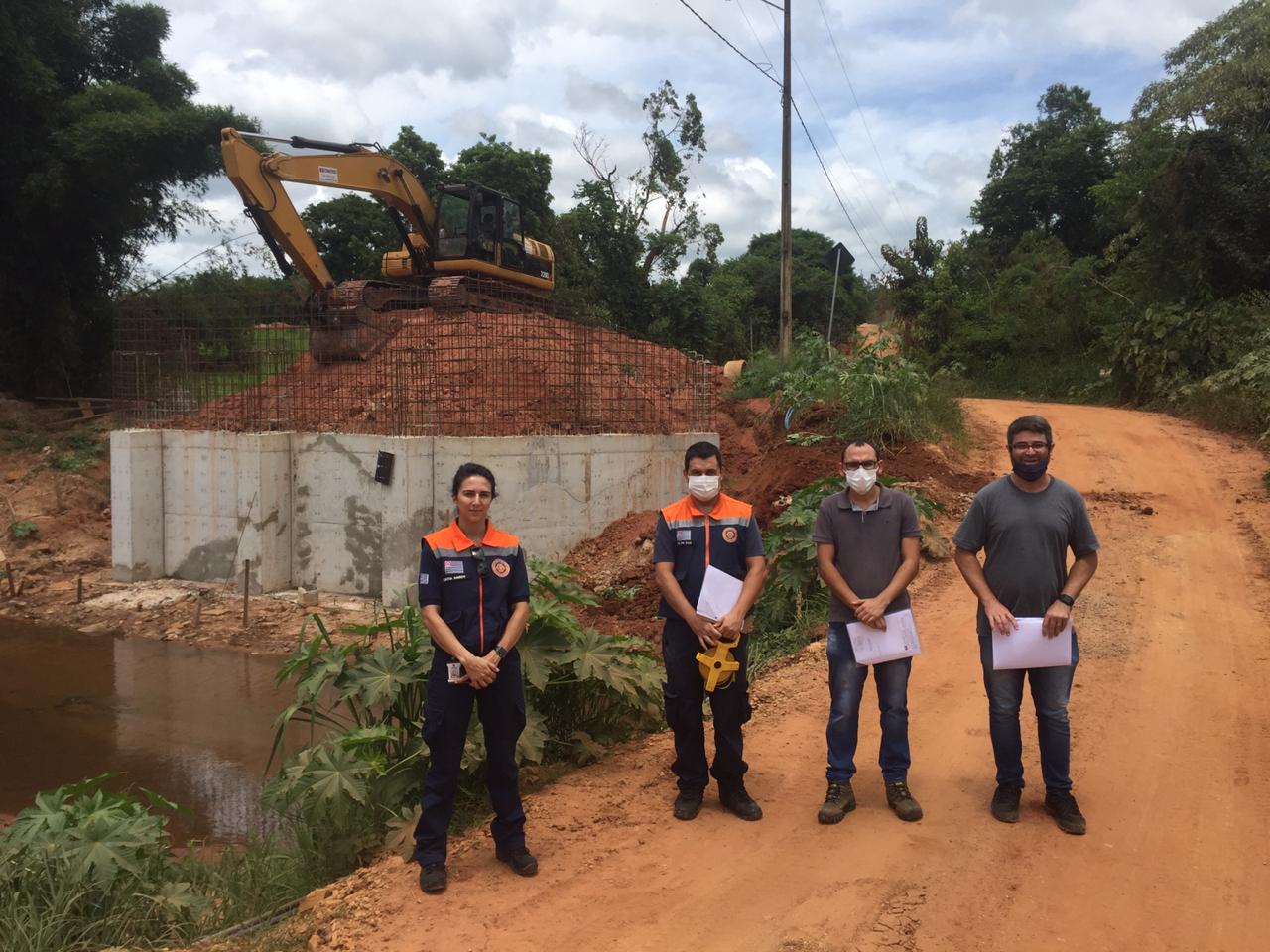 Defesa Civil e Secretaria de Desenvolvimento de Itararé (SP) realizam vistoria as obras da ponte de Pedra Branca
