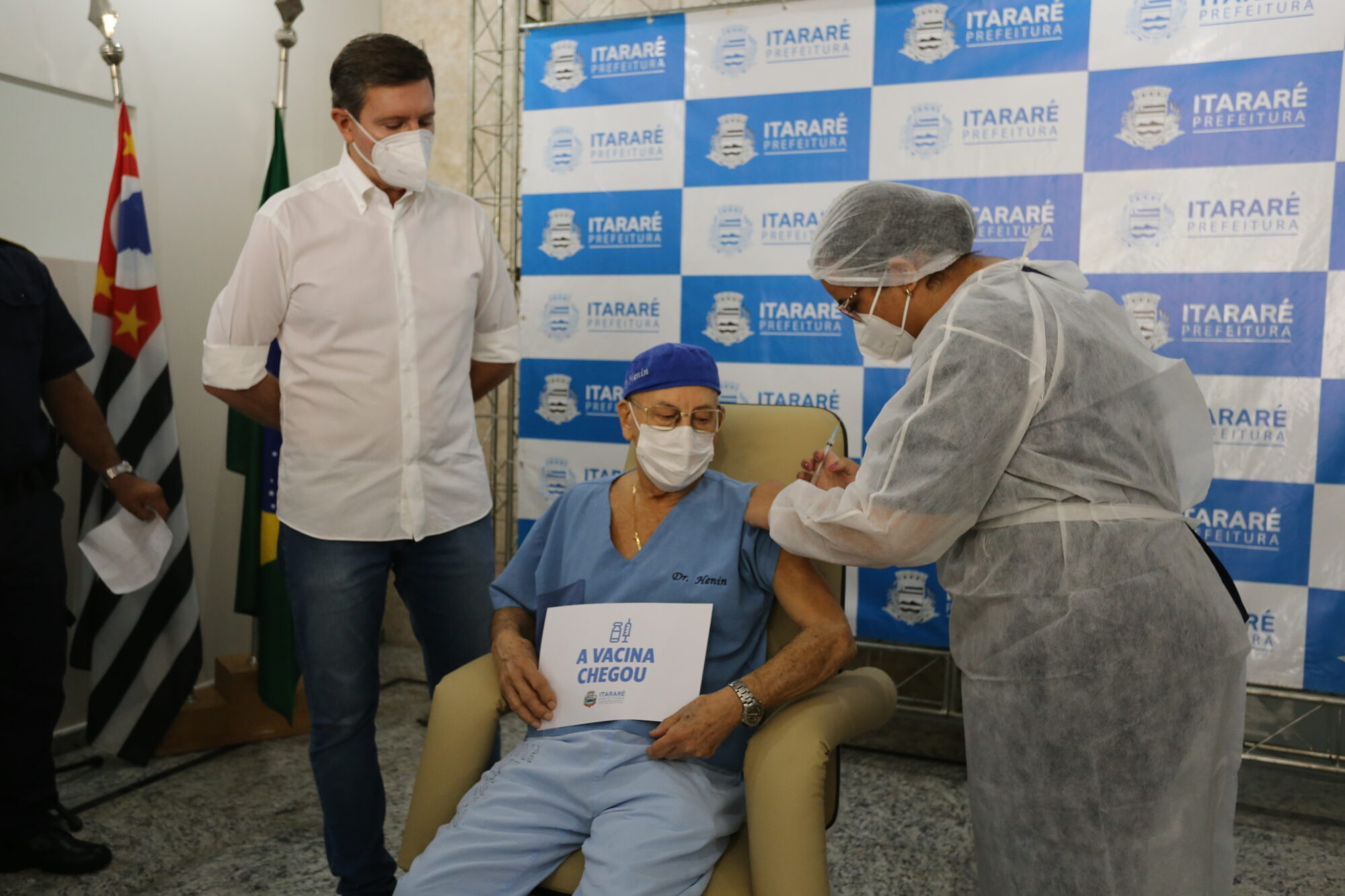 A vacina chegou: Prefeitura de Itararé (SP) inicia imunização de profissionais de Saúde contra a covid-19 A vacina chegou: Prefeitura de Itararé (SP) inicia imunização de profissionais de Saúde contra a covid-19