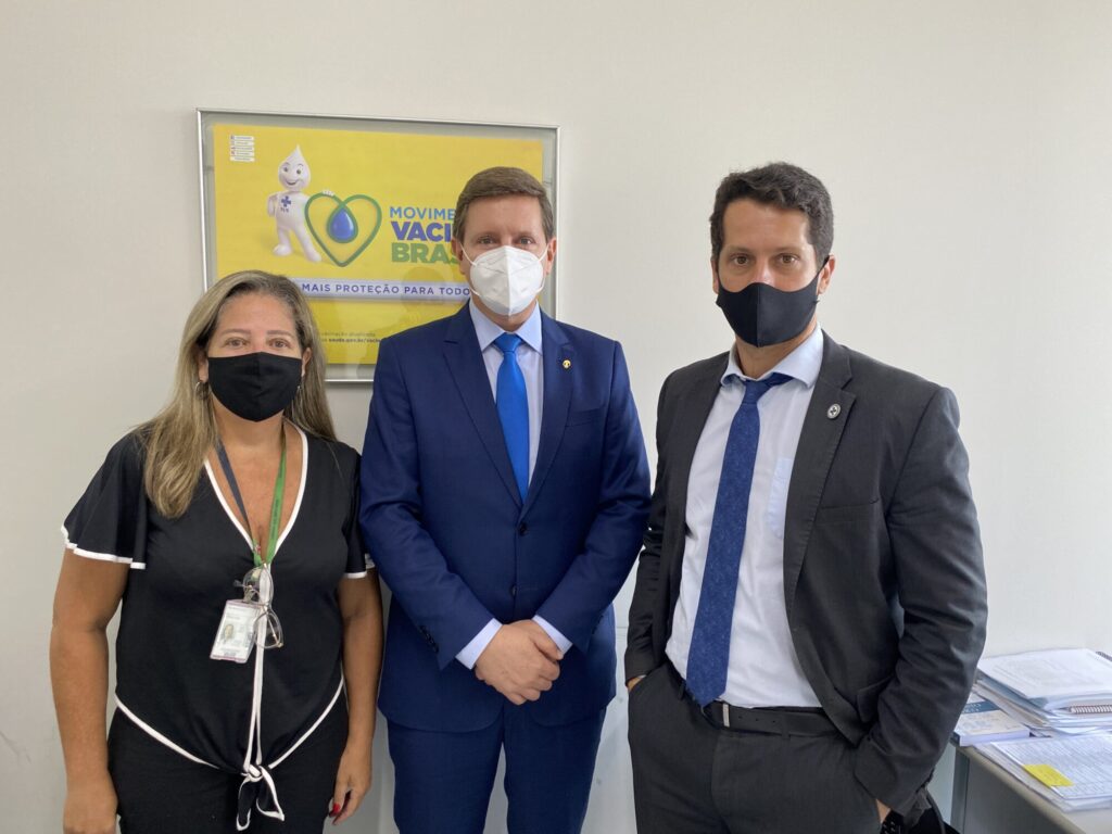 Prefeito cumpriu a agenda no Ministério da Saúde junto ao assessor do ministro, Henrique Vieira e à assessora do deputado federal Coronel Tadeu, Valéria Prefeito cumpriu a agenda no Ministério da Saúde junto ao assessor do ministro, Henrique Vieira e à assessora do deputado federal Coronel Tadeu, Valéria