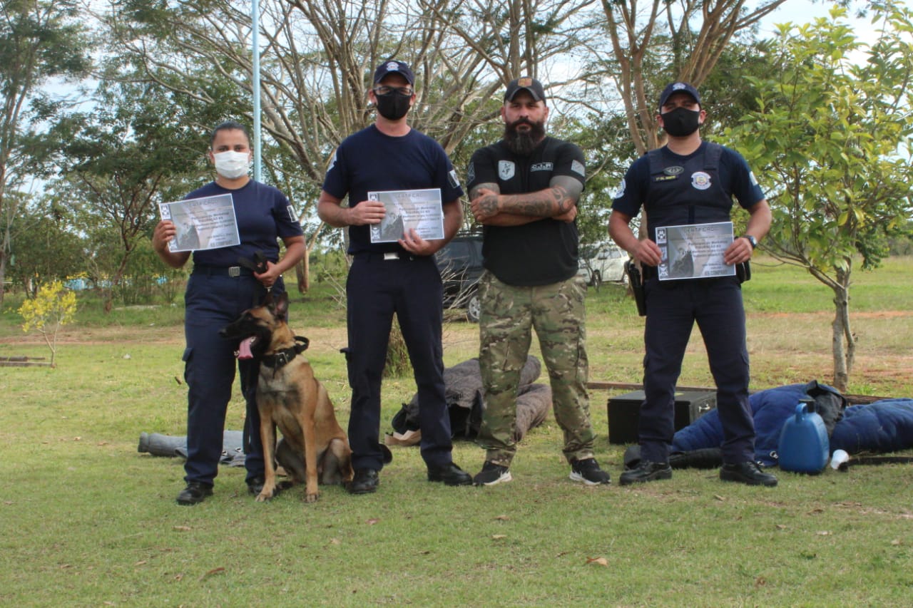 GCMs de Itararé (SP) participam de workshop de adestramento de cães na penitenciária de Guareí (SP)