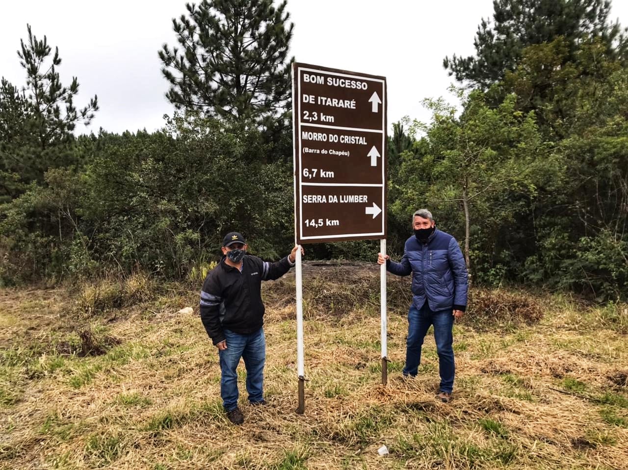 Turismo regional: Junto a Bom Sucesso de Itararé (SP), Prefeitura de Itararé (SP) dá continuidade às ações de implantação de sinalização vertical