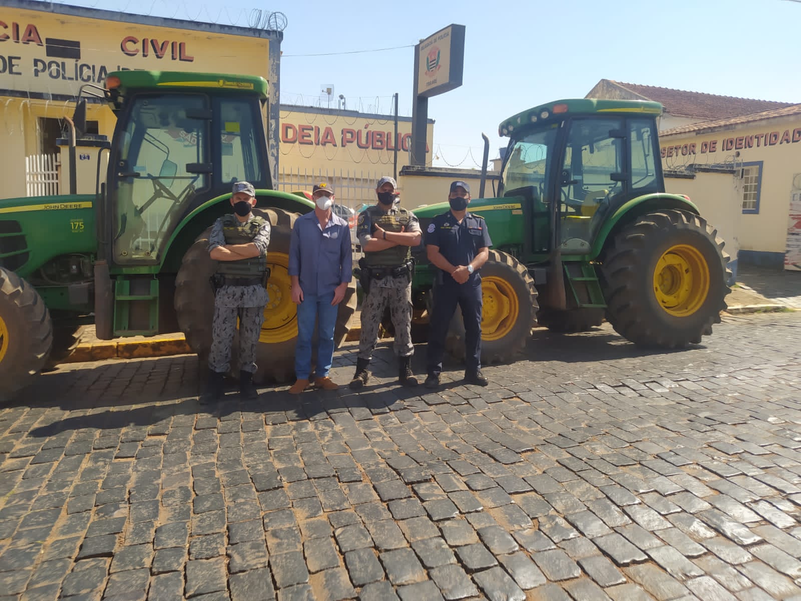 Em menos de nove horas, GCM de Itararé (SP) recupera dois tratores furtados em Coronel Macedo (SP)