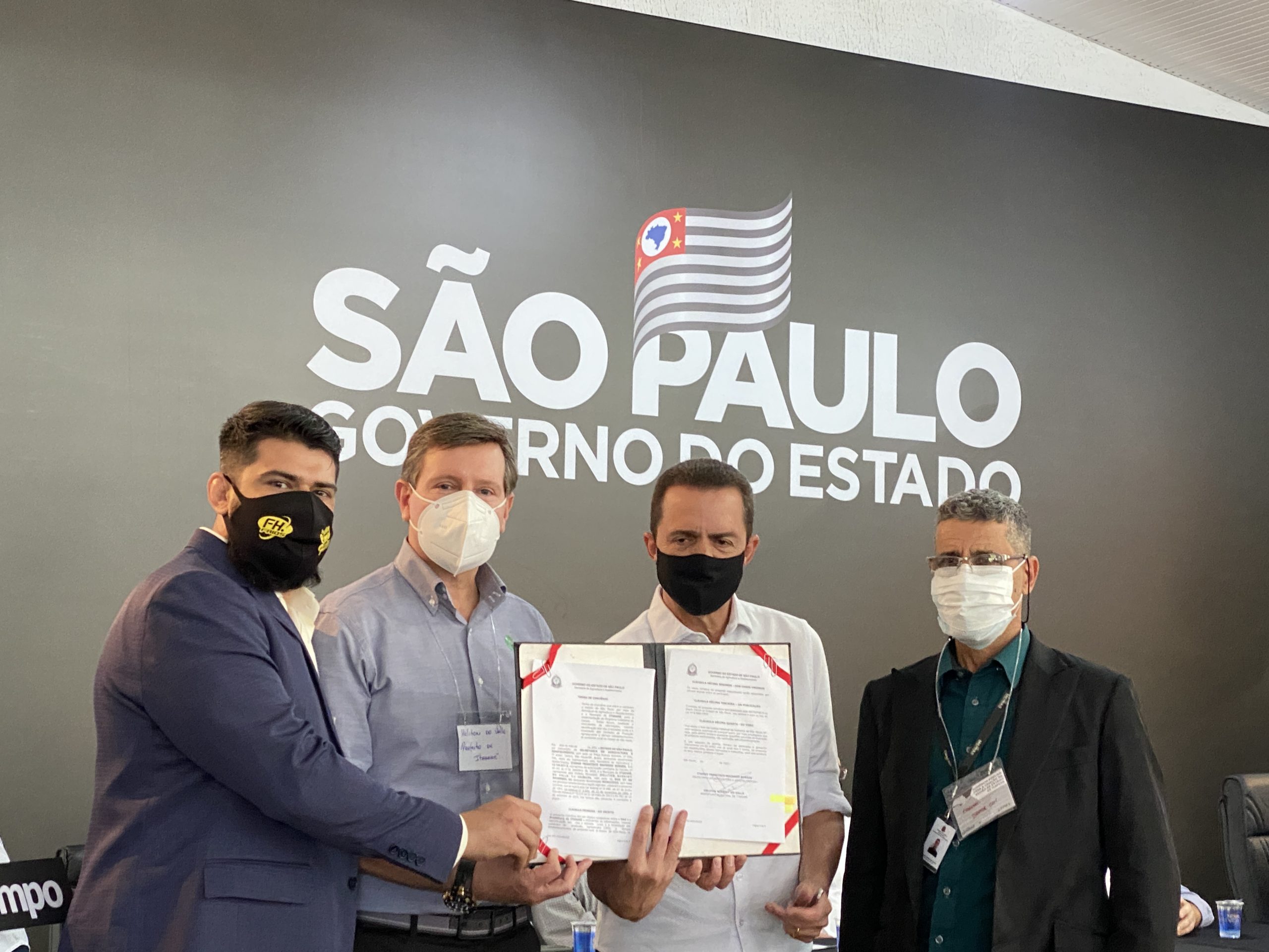 Prefeito de Itararé (SP) assina convênio Rotas Rurais