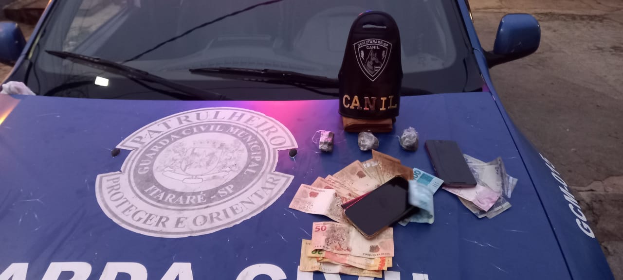 GCM de Itararé (SP) persegue e apreende suspeitos com três tijolos de maconha na Vila Novo Horizonte
