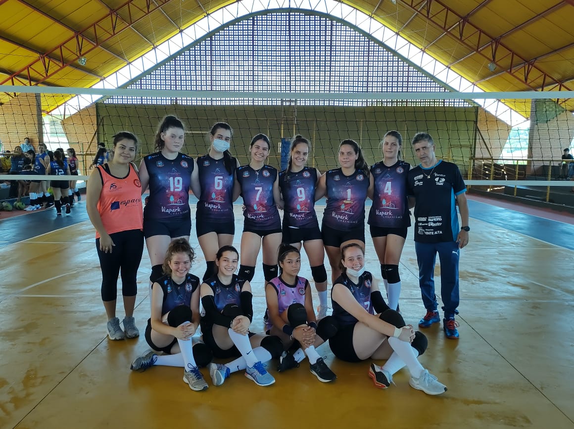 Itararé (SP) disputa o terceiro lugar da Copa de Vôlei neste sábado (18)