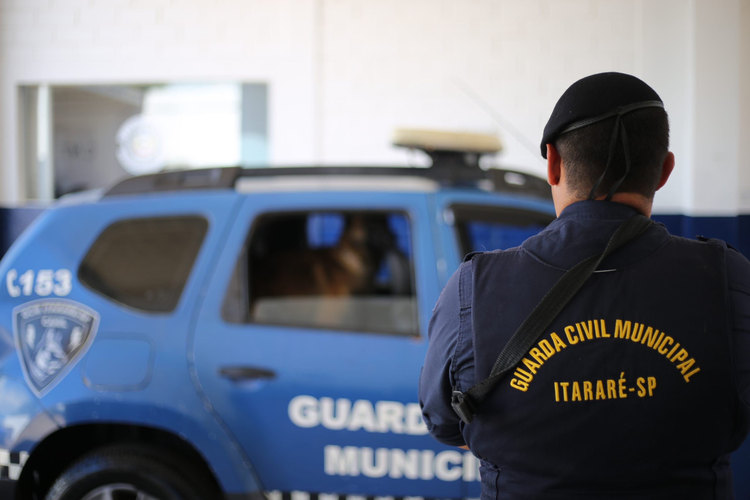 GCM de itararé (SP) prende indivíduo em flagrante por furto de mercadorias