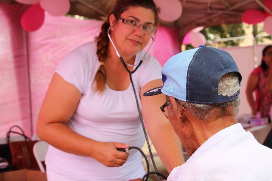 Secretaria de Saúde promove evento Outubro Rosa