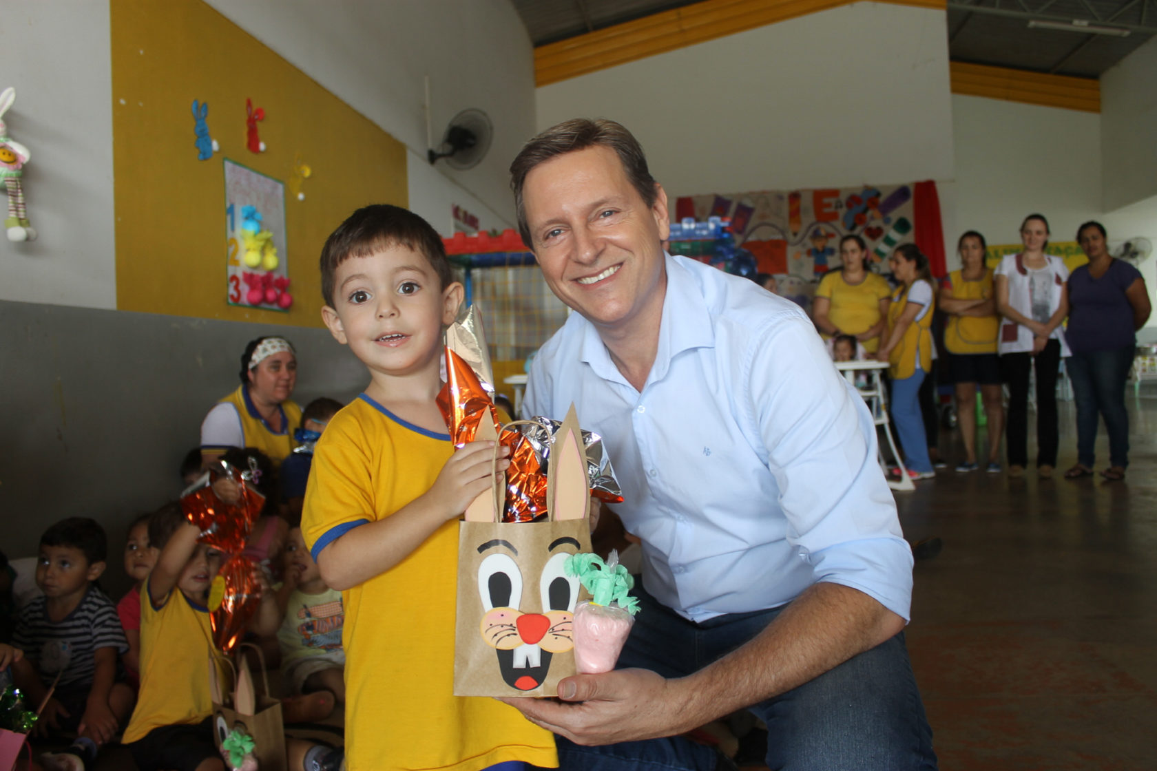 Prefeitura de Itararé (SP) realiza entrega de mais de seis mil ovos de chocolate