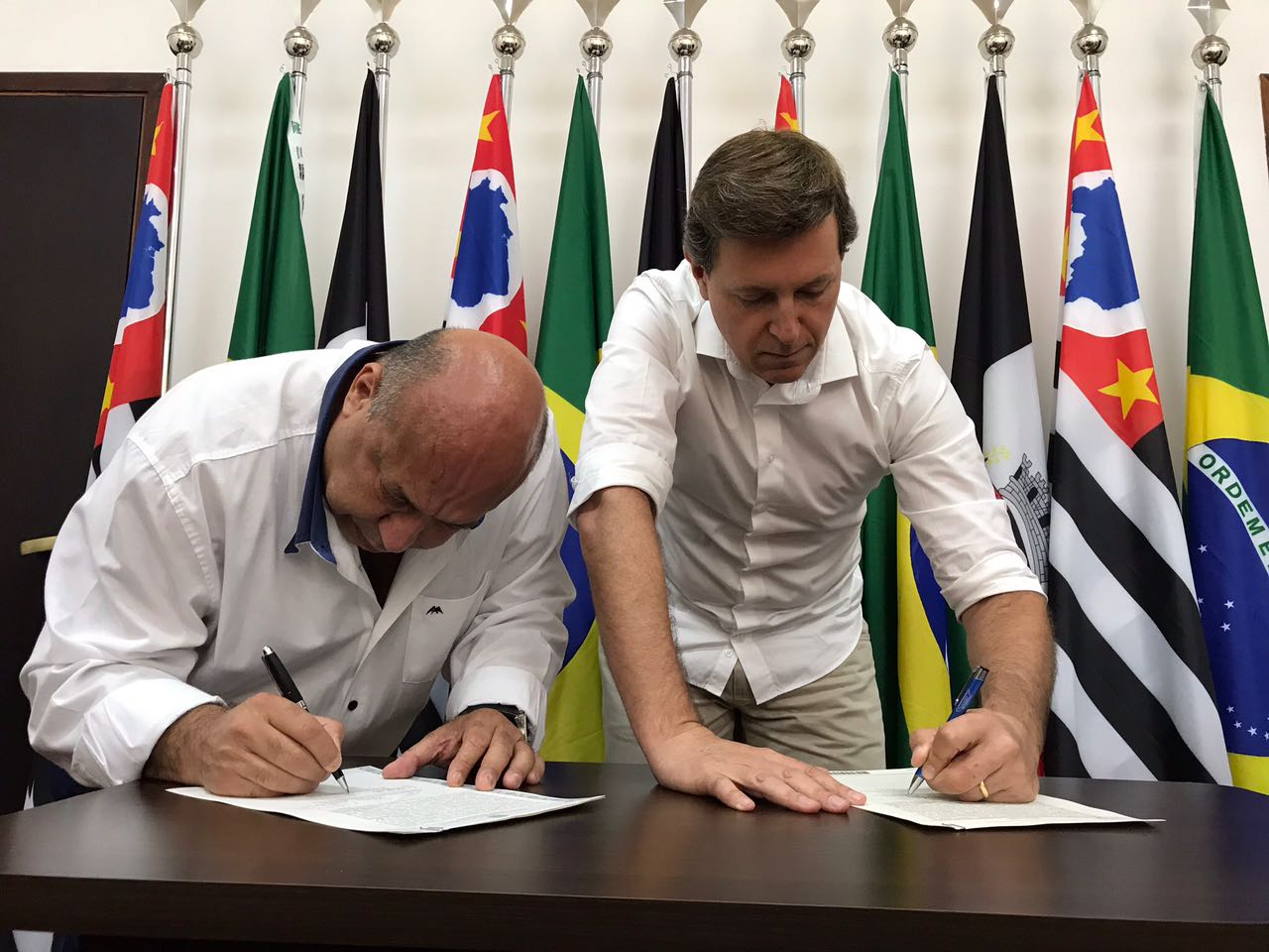 Prefeito de Itararé (SP) doa terrenos para a construção de abatedouro no município