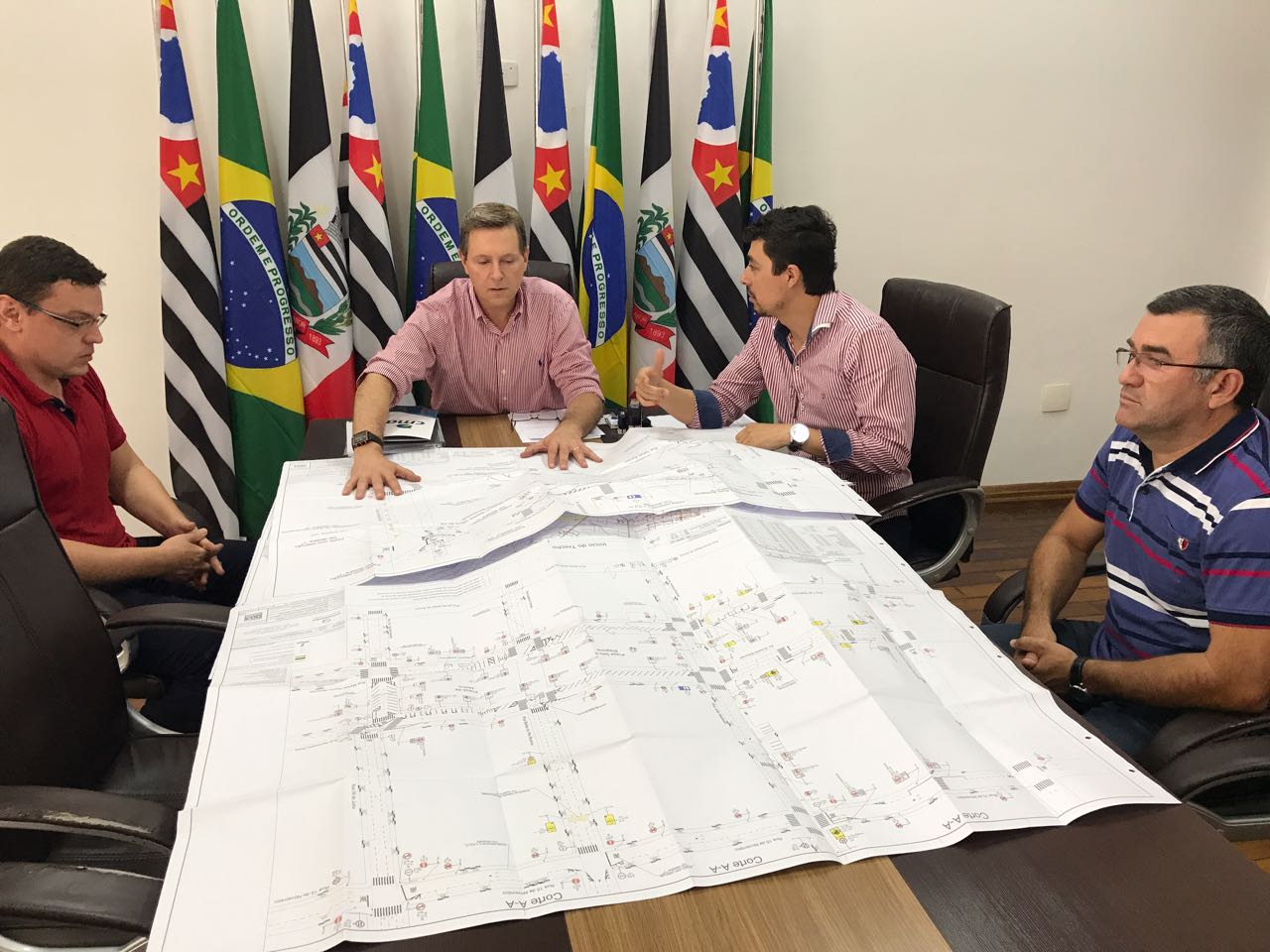 Confira como foi o dia do prefeito de Itararé (SP), Heliton do Valle, na segunda-feira (09)