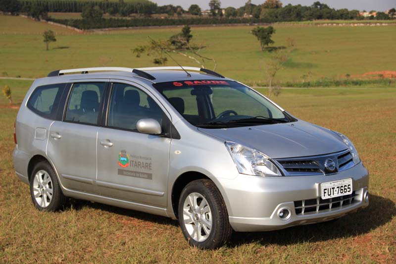 Prefeitura adquire minivan para transporte de pacientes