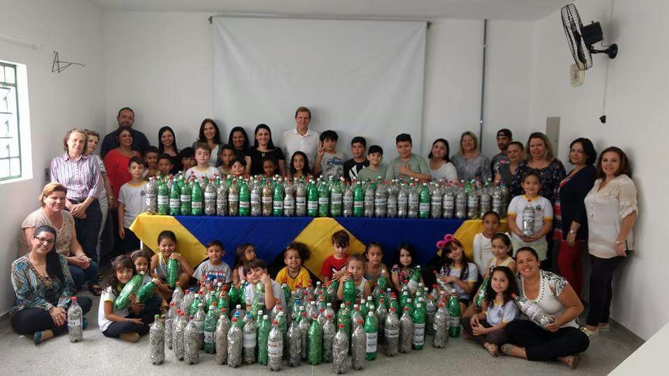 Alunos da Rede Municipal de Ensino de Itararé (SP) arrecadam lacres de lata para troca por cadeira de rodas