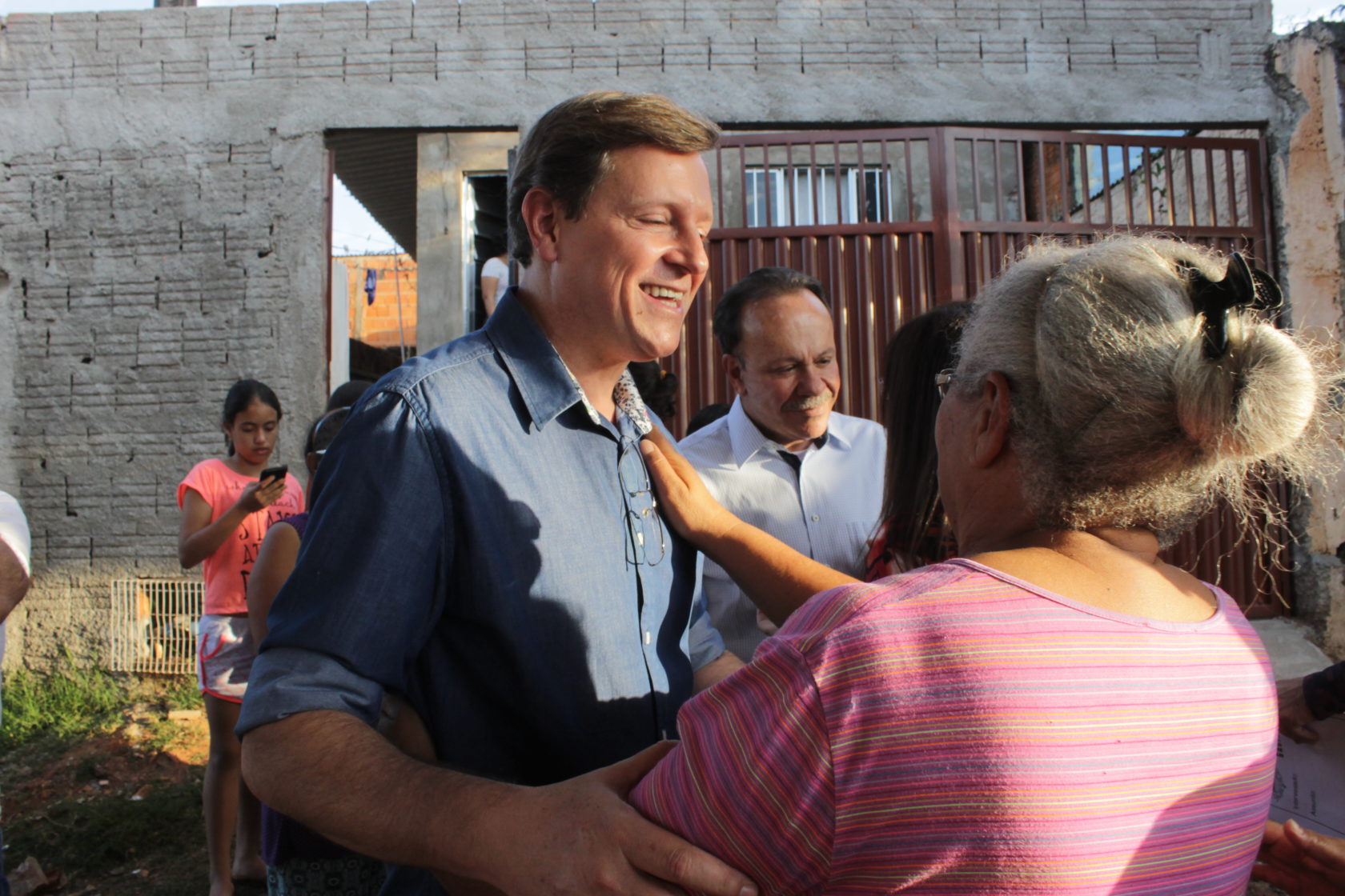 Após mais de 40 anos de espera da população, prefeito Heliton do Valle atende pedido e realiza lançamento da pavimentação do Jardim Alvorada em Itararé (SP)