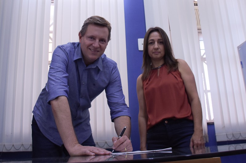 Projeto de Heliton do Valle garante até 20% de desconto para servidores públicos na Auto Escola Nova Era de Itararé (SP)