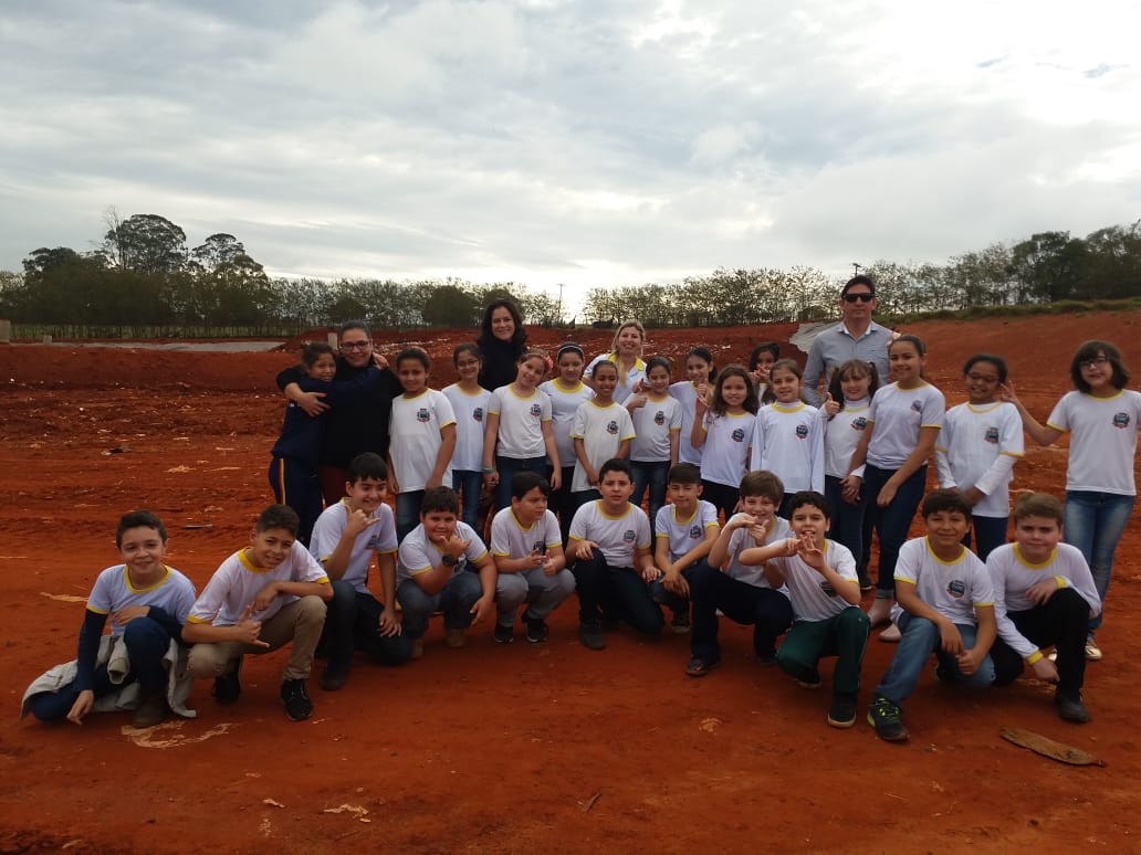 Alunos da Rede Municipal de Ensino de Itararé (SP) visitam aterro sanitário municipal