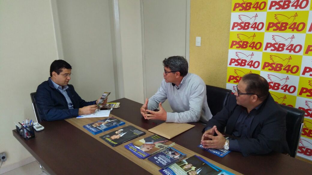 Coordenador Municipal de Turismo de Itararé (SP) apresenta potencial turístico do município a Carlos Cezar