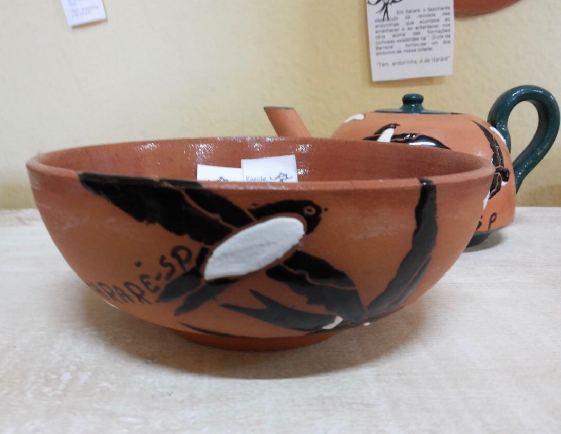 No dia do Artista Plástico, prefeito de Itararé (SP) homenageia funcionários com aptidão