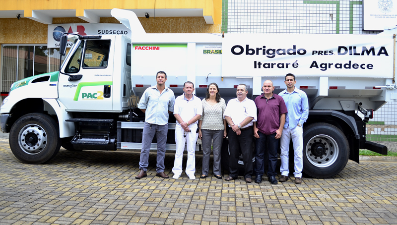 Caminhão basculante: mais uma conquista para o município