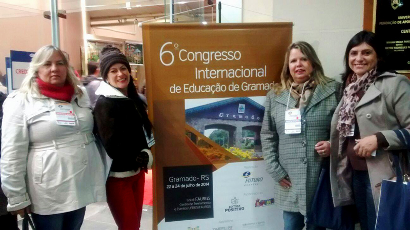 Grupo de diretores da rede municipal de ensino participa de congresso no RS