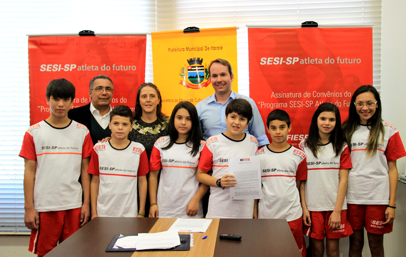 Itararé assina convênio com SESI-SP e adere ao programa Atleta do Futuro
