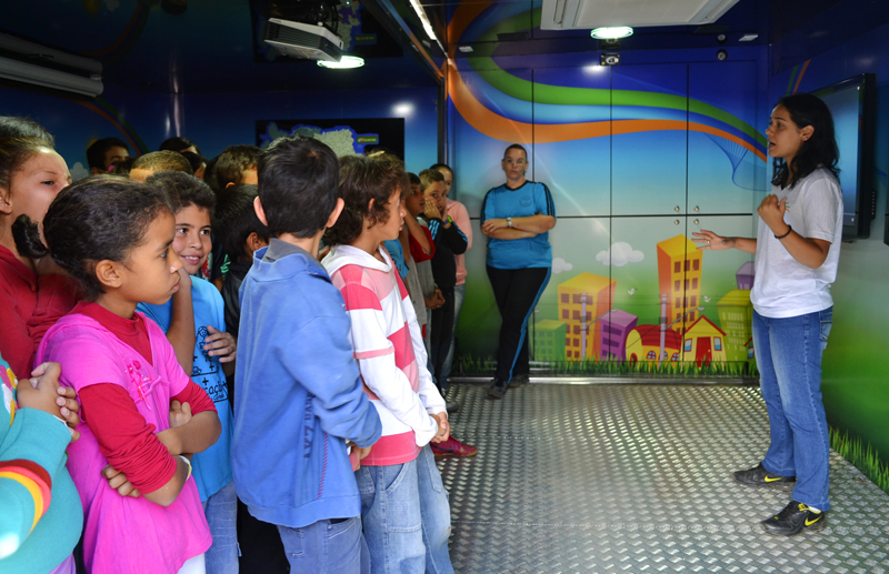 Escolas da rede municipal recebem unidade móvel da Elektro