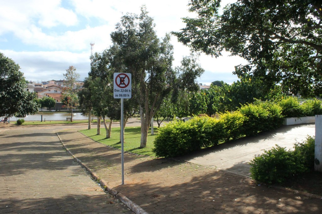 Demutran regulariza horário de estacionamento em Praças