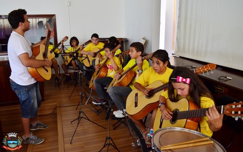 Projeto Guri realiza apresentação na Câmara Municipal de Itararé