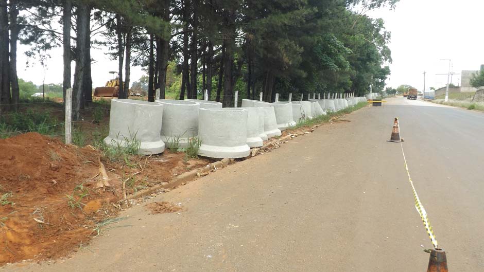 Prefeitura inicia implantação de tubulação coletora no Distrito Industrial