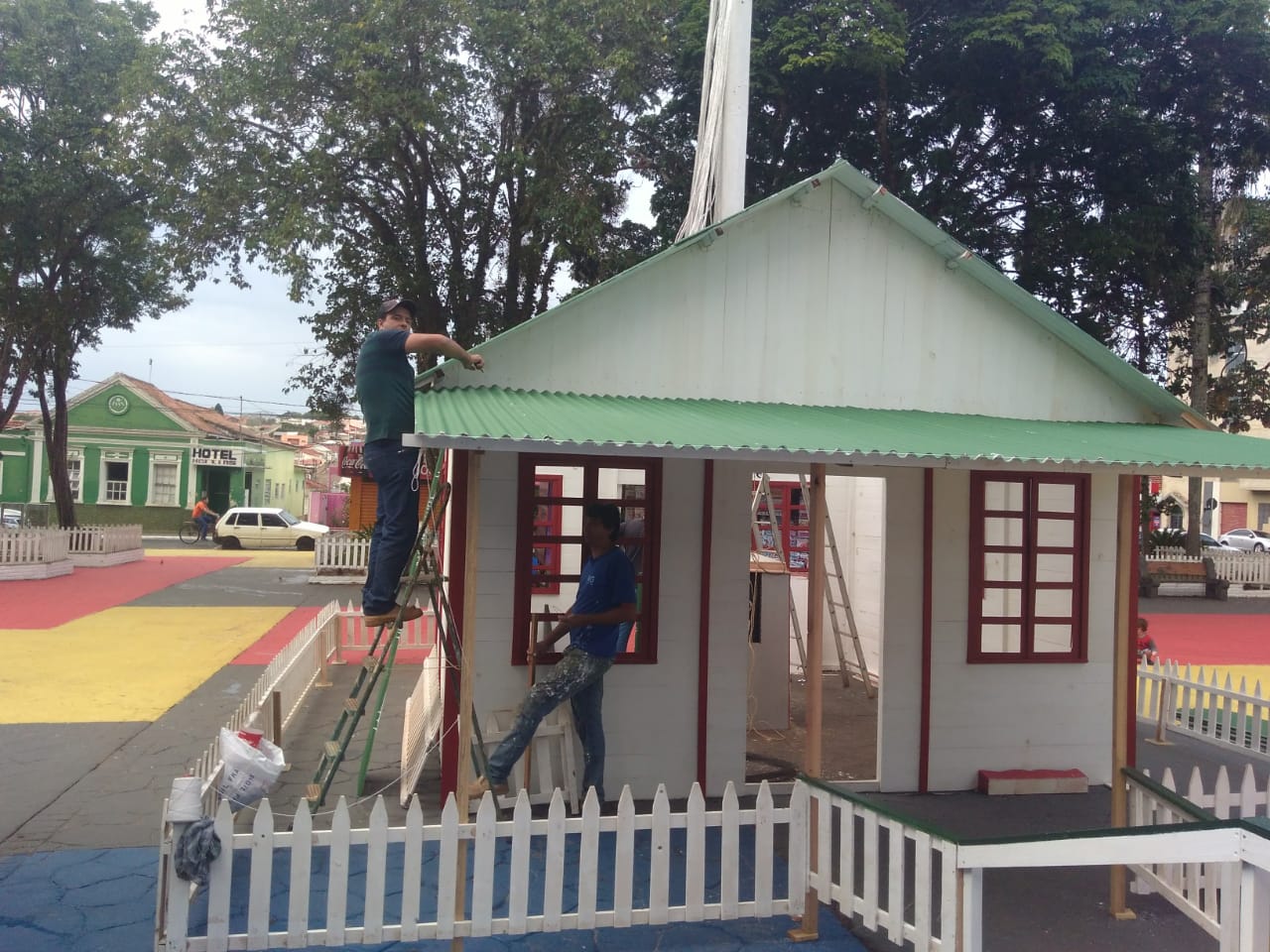 Com 29 metros quadrados, casa do Papai Noel é uma das atrações do Natal Encantado em Itararé (SP)