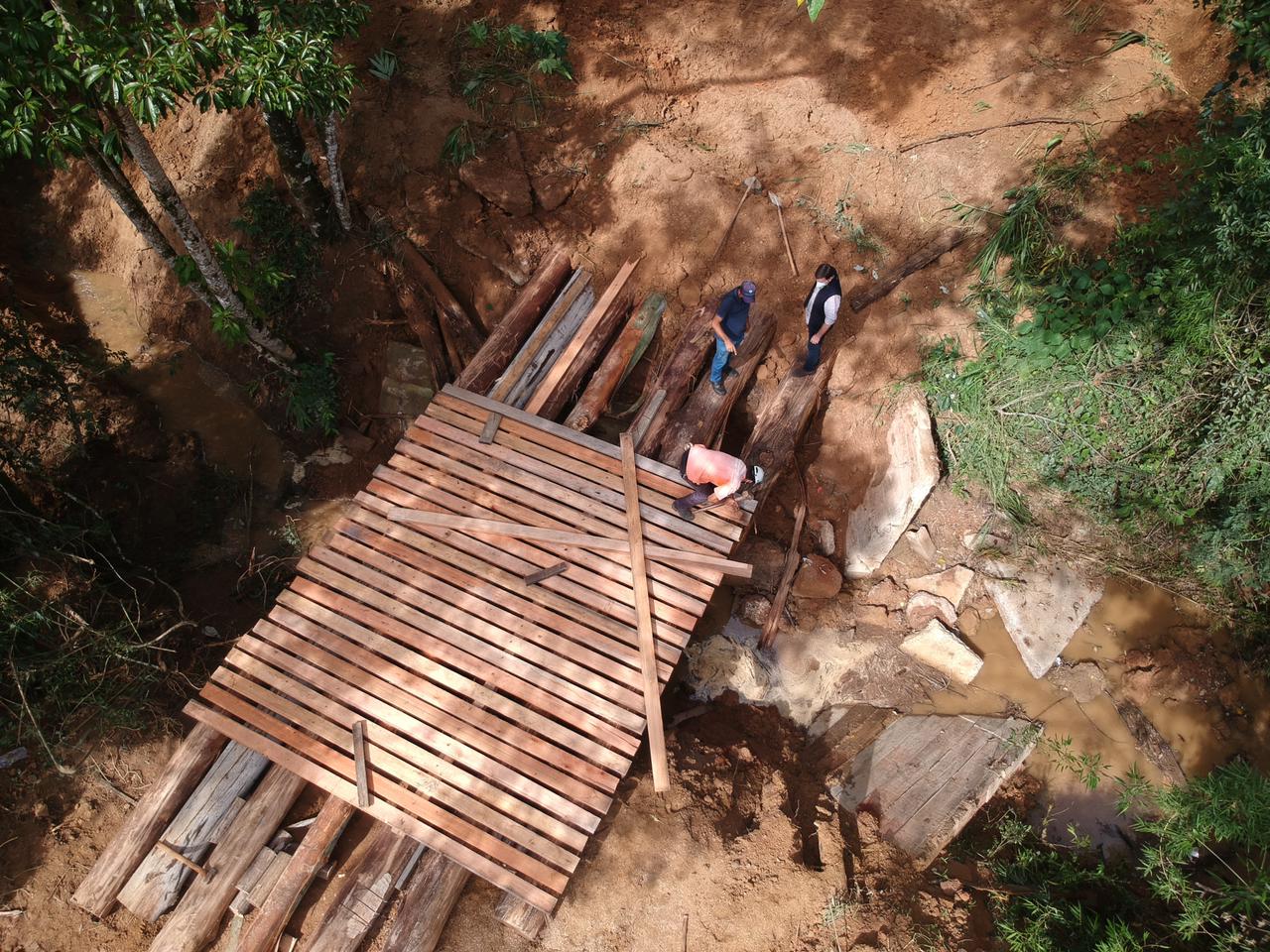 Secretaria Municipal de Serviços finaliza ponte do bairro da Serrinha em Itararé (SP)