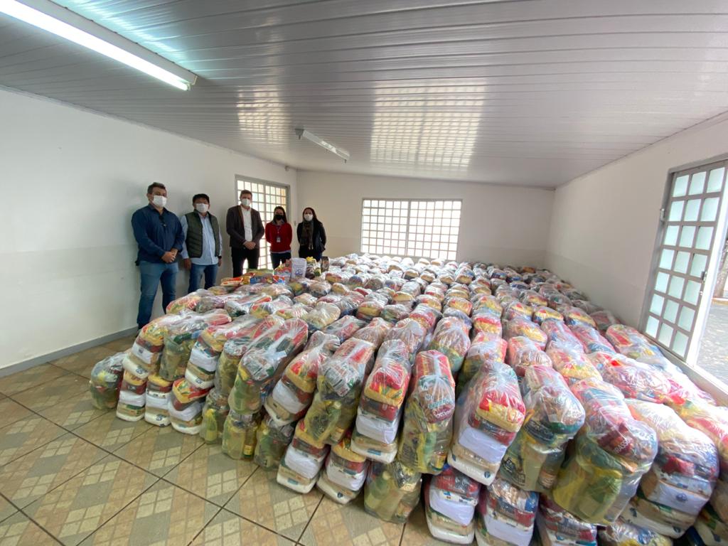 Prefeitura de Itararé (SP) recebe doação de 300 cestas básicas da Cooperativa Castrolanda
