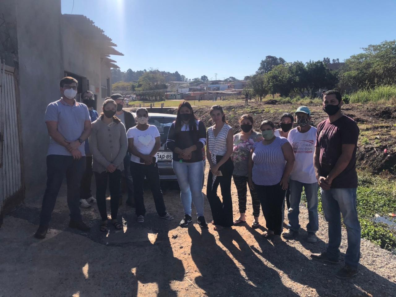 Após 32 anos, Prefeitura de Itararé (SP) regulamenta imóveis e possibilita instalação de energia elétrica à famílias da Vila Esperança