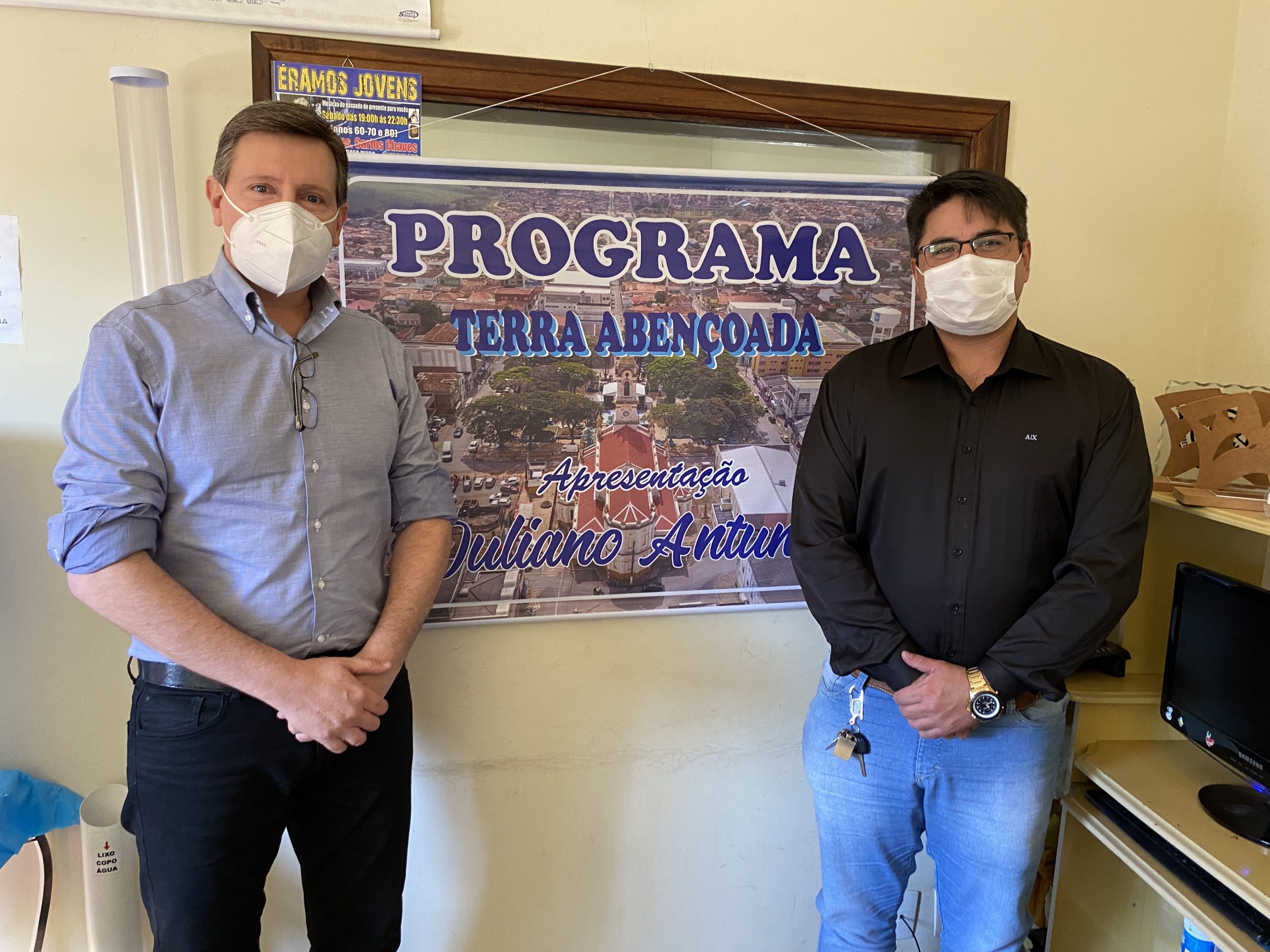 Prefeito de Itararé (SP) concede entrevista à rádio 104,9 FM de Capão Bonito (SP)