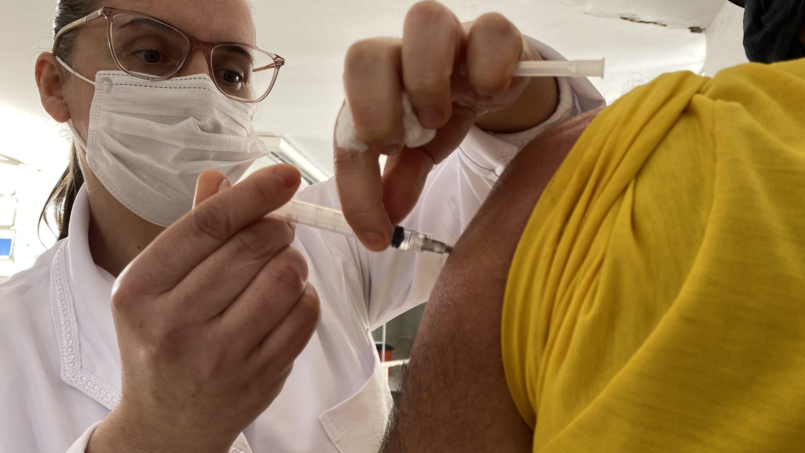Pessoas de 12 a 59 anos, com comorbidades, já podem receber a vacina bivalente contra covid-19 em Itararé (SP)