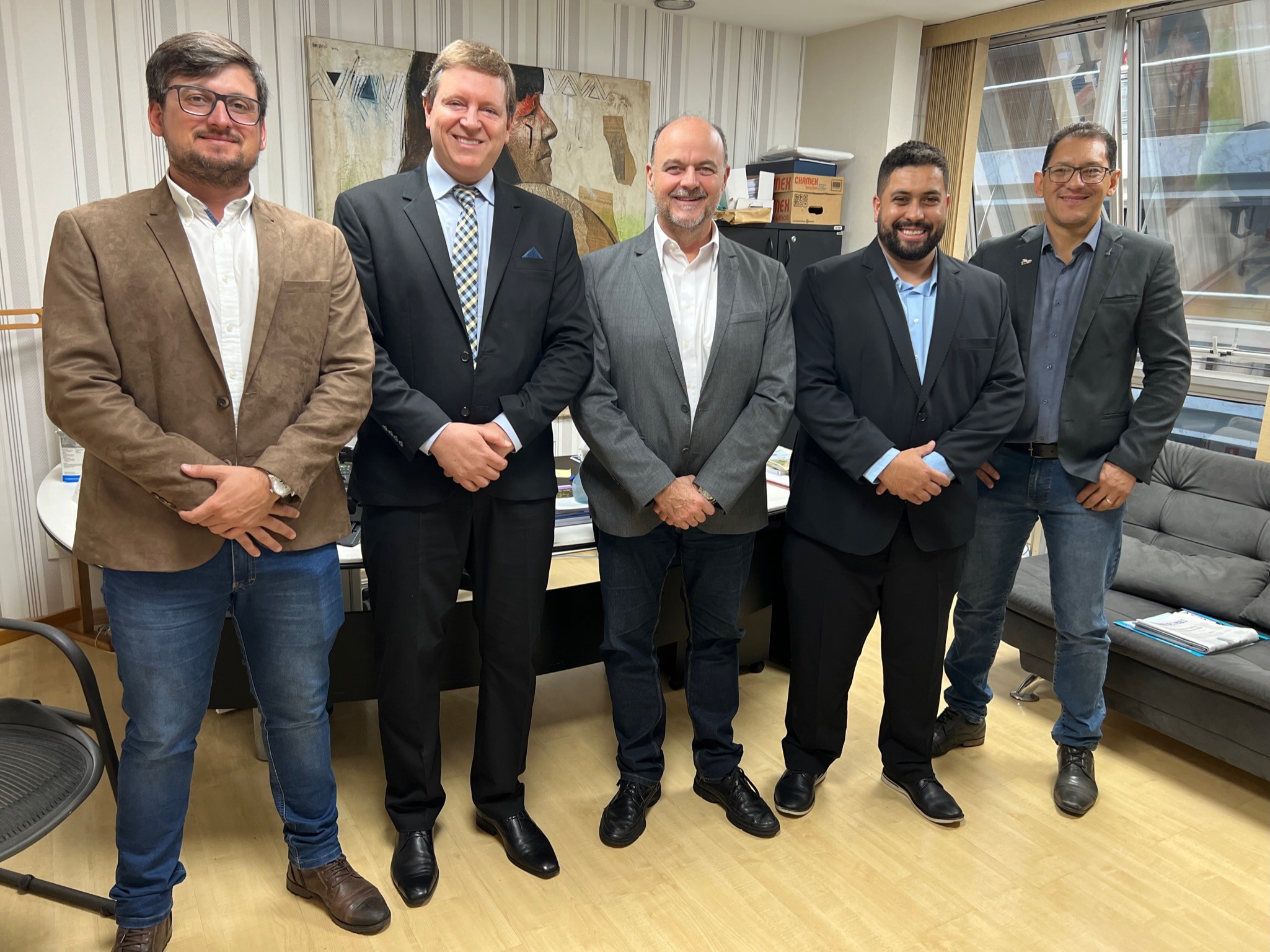 Prefeito de Itararé (SP), Heliton do Valle, participa de audiência com deputado estadual Ricardo Madalena